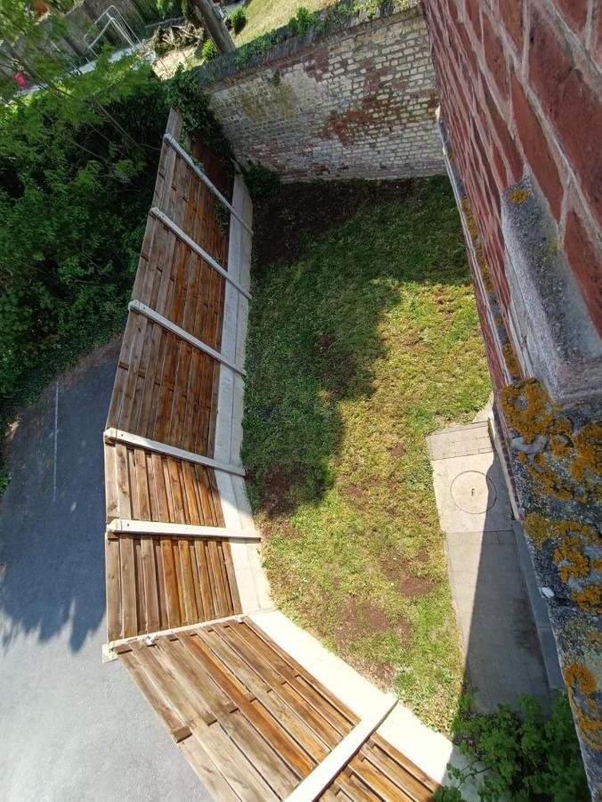 Maison Chaleureuse Avec Netflix Et Ps5 Valenciennes Exterior foto