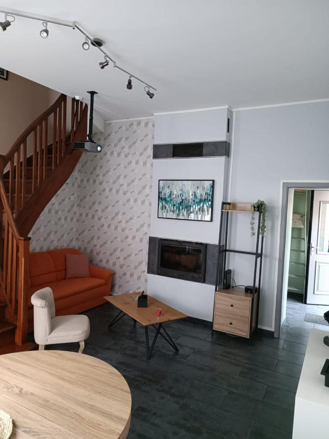 Maison Chaleureuse Avec Netflix Et Ps5 Valenciennes Exterior foto